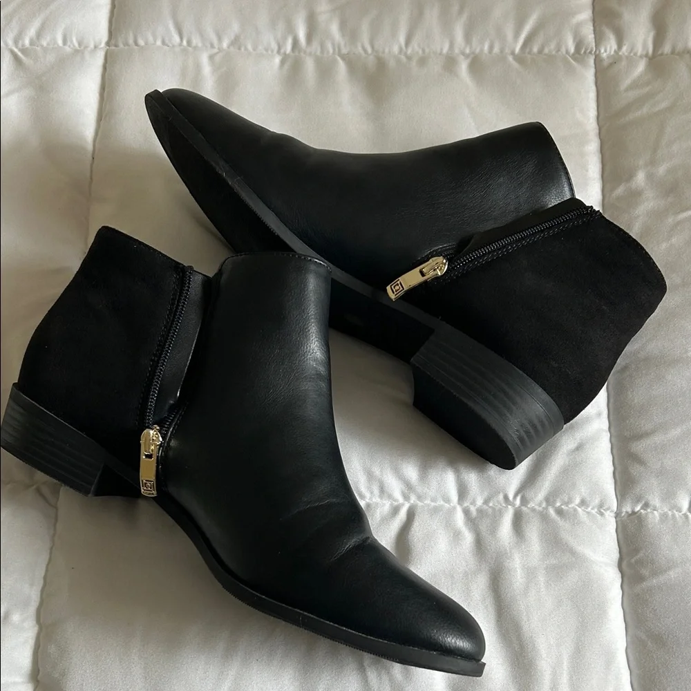 Liz Claiborne Classic Black Ankle Booties - Picture 3 of 9